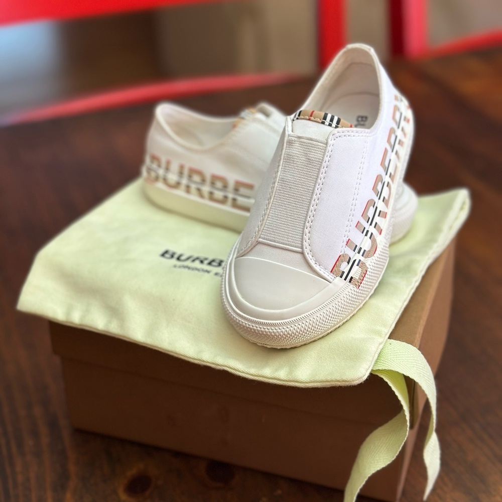 Burberry London Kids Low Top Loafer Sneakers - White - US Size 8C/EUR Size 24